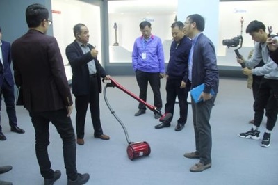 2018中國質量萬里行 走進美的吸塵器家庭服務，體驗智能清潔新生活